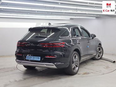 2022 - genesis egv70