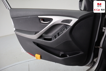 2012 - hyundai avante