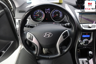 2012 - hyundai avante