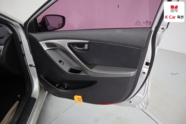 2012 - hyundai avante