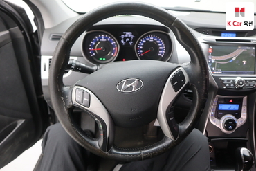 2011 - hyundai avante