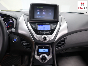 2011 - hyundai avante