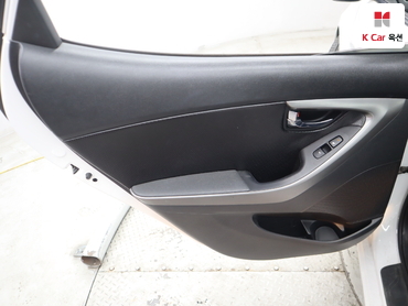 2011 - hyundai avante
