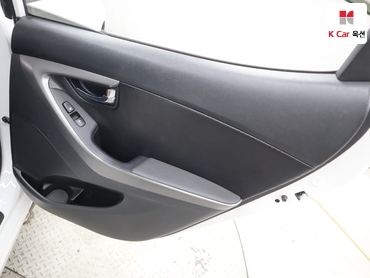 2011 - hyundai avante