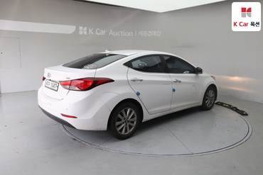 2015 - hyundai avante