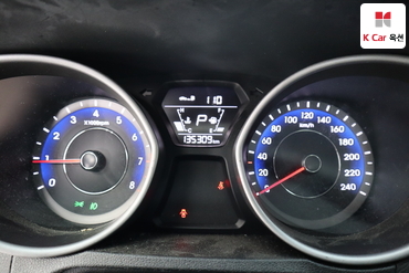 2015 - hyundai avante