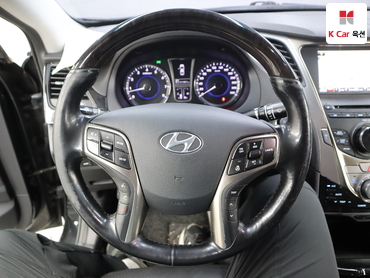 2012 - hyundai grandeur