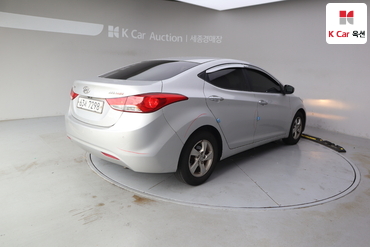 2011 - hyundai avante