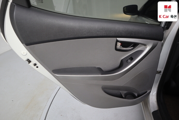 2011 - hyundai avante