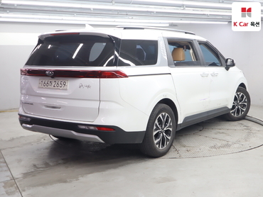 2021 - kia carnival