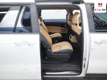 2021 - kia carnival