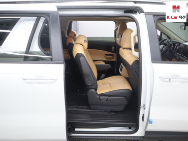 2023 - kia carnival