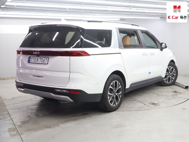 2023 - kia carnival