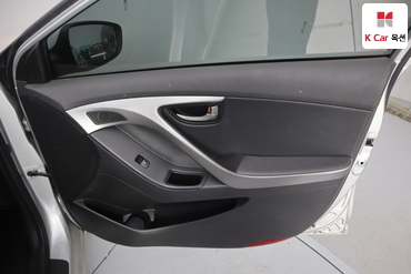 2012 - hyundai avante