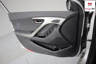 2012 - hyundai avante