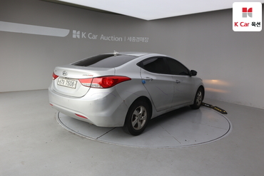2012 - hyundai avante