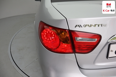 2010 - hyundai avante