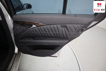 2005 - mercedes-benz e200k