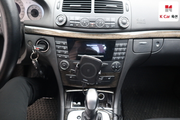 2005 - mercedes-benz e200k