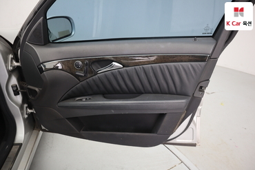2005 - mercedes-benz e200k