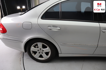 2005 - mercedes-benz e200k