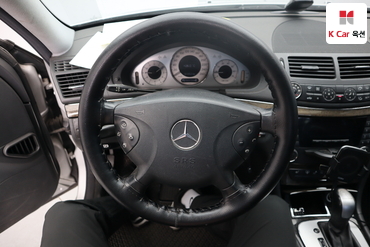 2005 - mercedes-benz e200k
