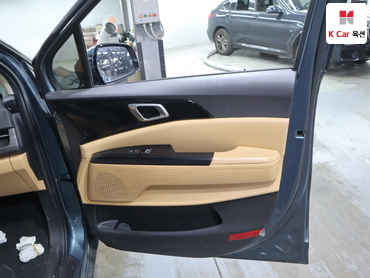 2023 - kia carnival