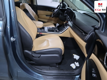 2023 - kia carnival