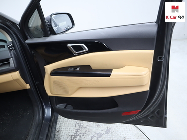 2023 - kia carnival