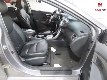 2011 - hyundai avante