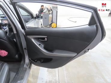 2011 - hyundai avante