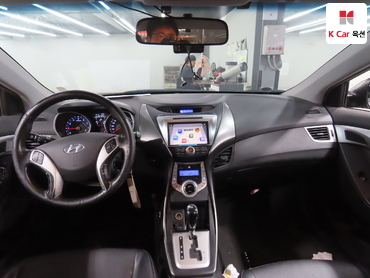 2011 - hyundai avante