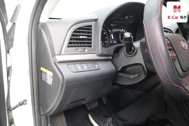 2018 - hyundai avante