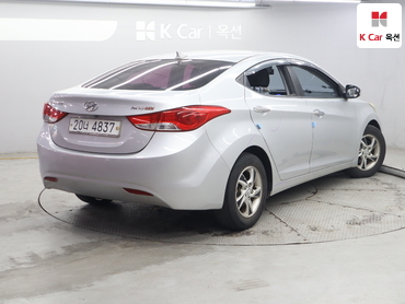2011 - hyundai avante