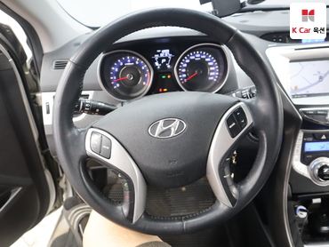 2011 - hyundai avante