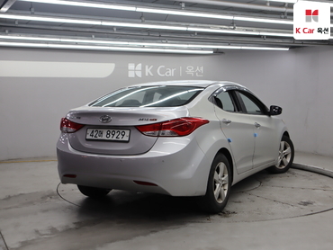 2011 - hyundai avante