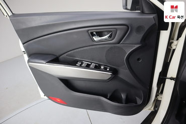 2015 - kg mobility (ssangyong) tivoli