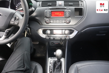 2012 - kia pride