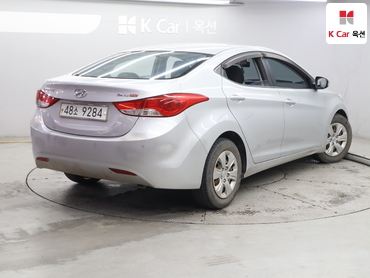 2011 - hyundai avante