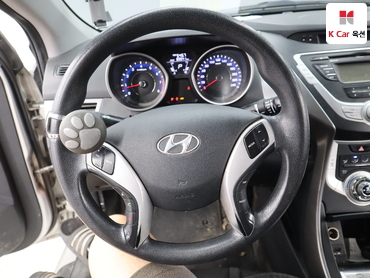 2011 - hyundai avante