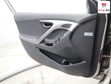 2011 - hyundai avante