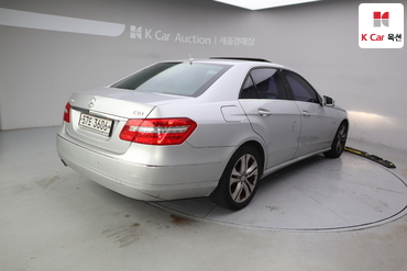 2010 - mercedes-benz e200