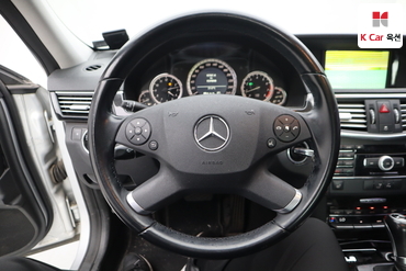 2010 - mercedes-benz e200