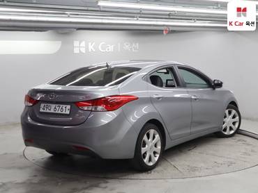 2012 - hyundai avante