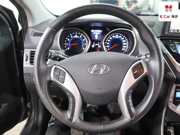 2012 - hyundai avante