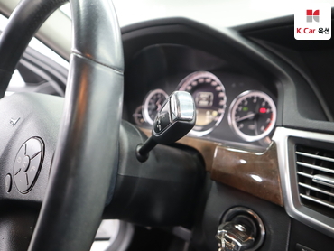 2012 - mercedes-benz e300