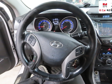2014 - hyundai avante