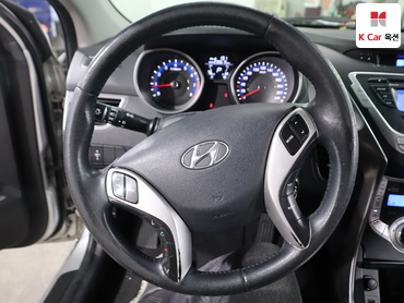 2011 - hyundai avante