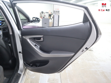 2011 - hyundai avante