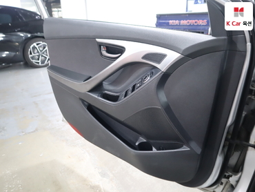 2011 - hyundai avante